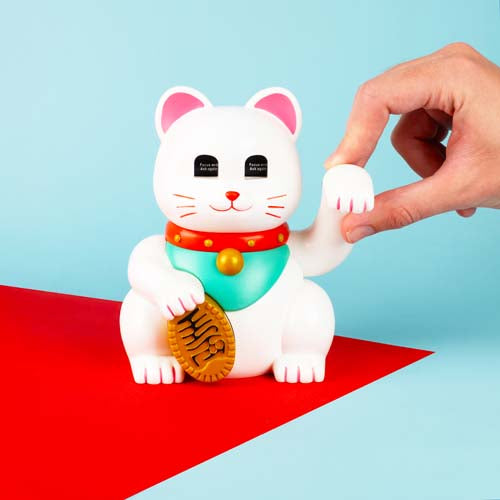Lucky Cat Decision Maker
