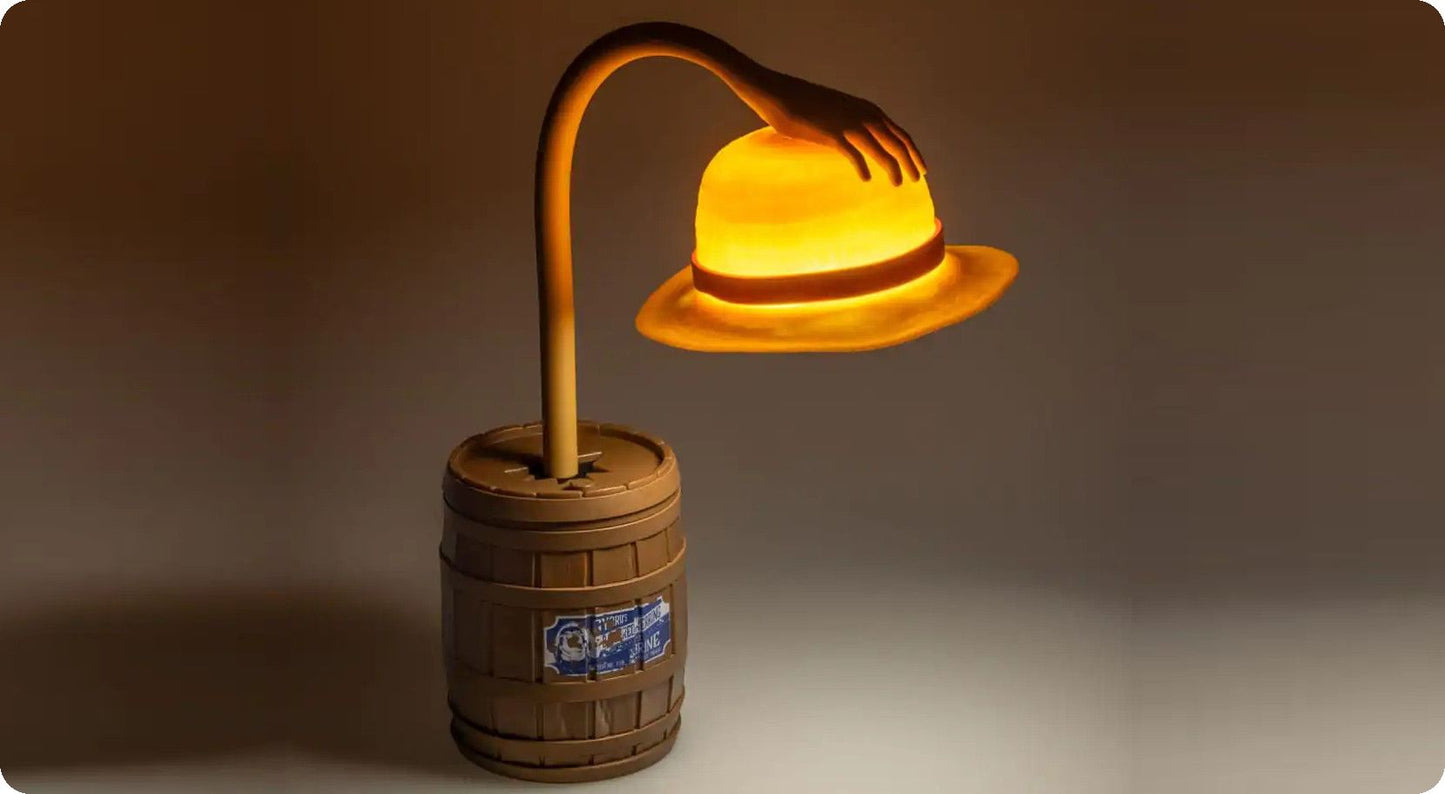 One Piece Straw Hat Posable Lamp