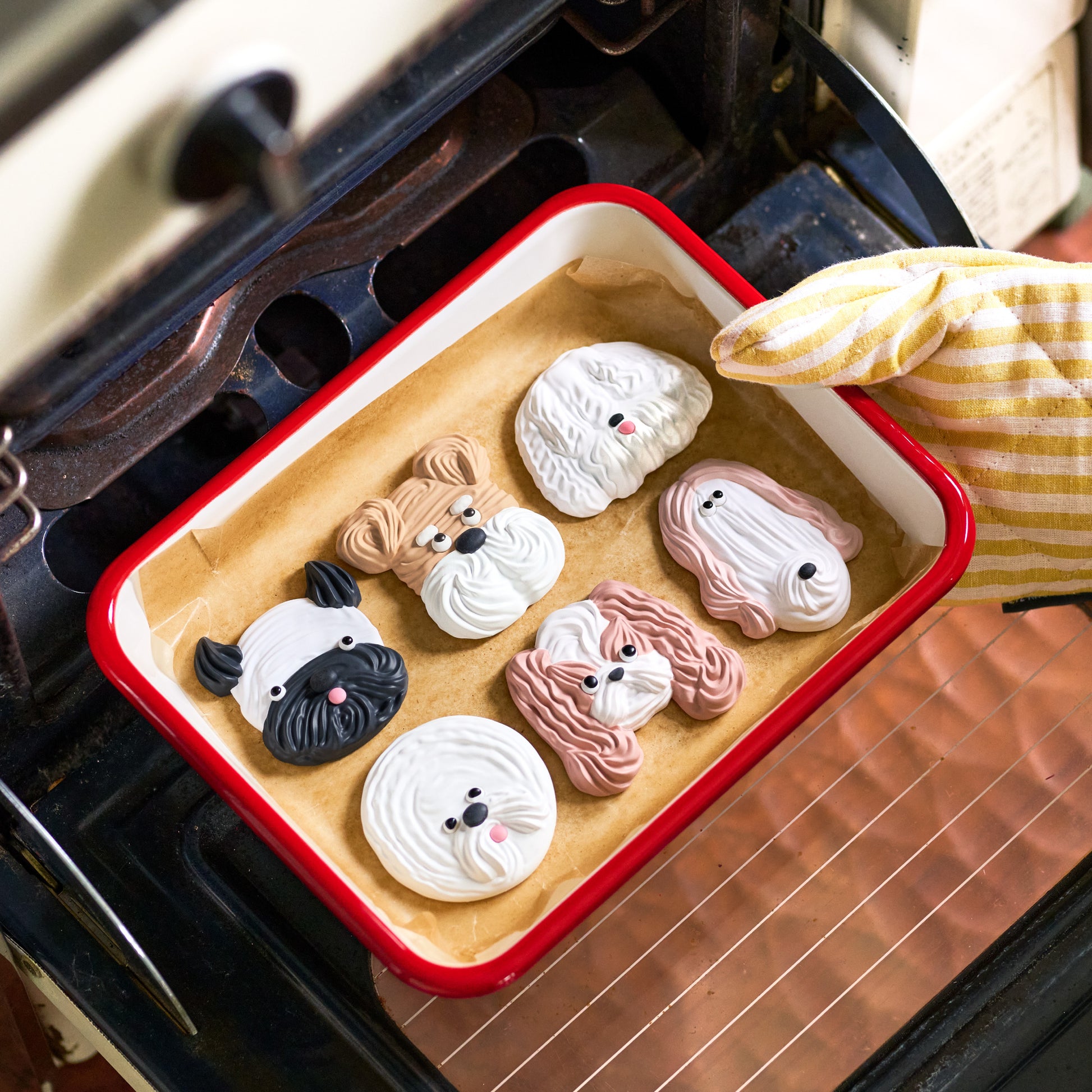 Patissticker Meringue Dogs Tin