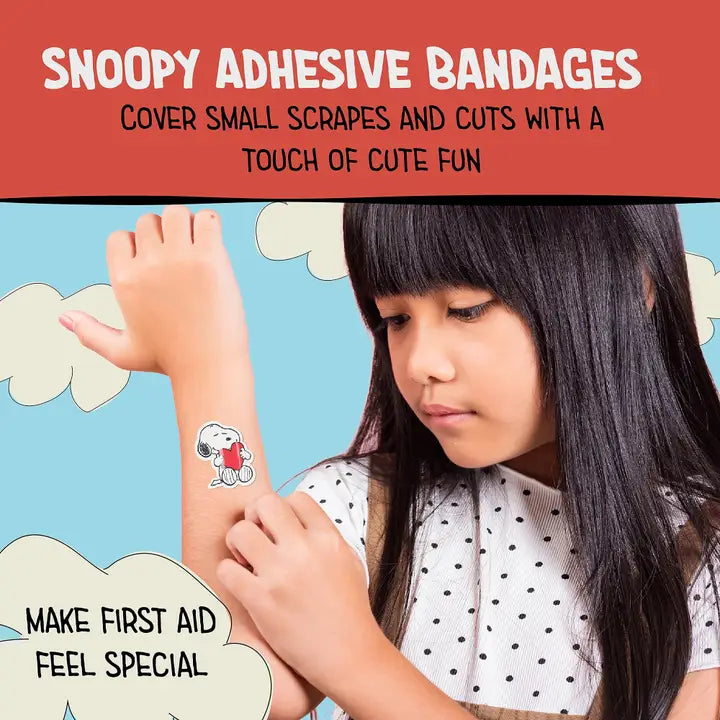 Peanuts Snoopy Bandages With Case